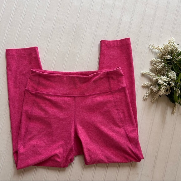 Outdoor Voices ~ Pink Flamingo 3/4 Warm-Up Stretch Leggings in size Medium - Picture 8 of 9